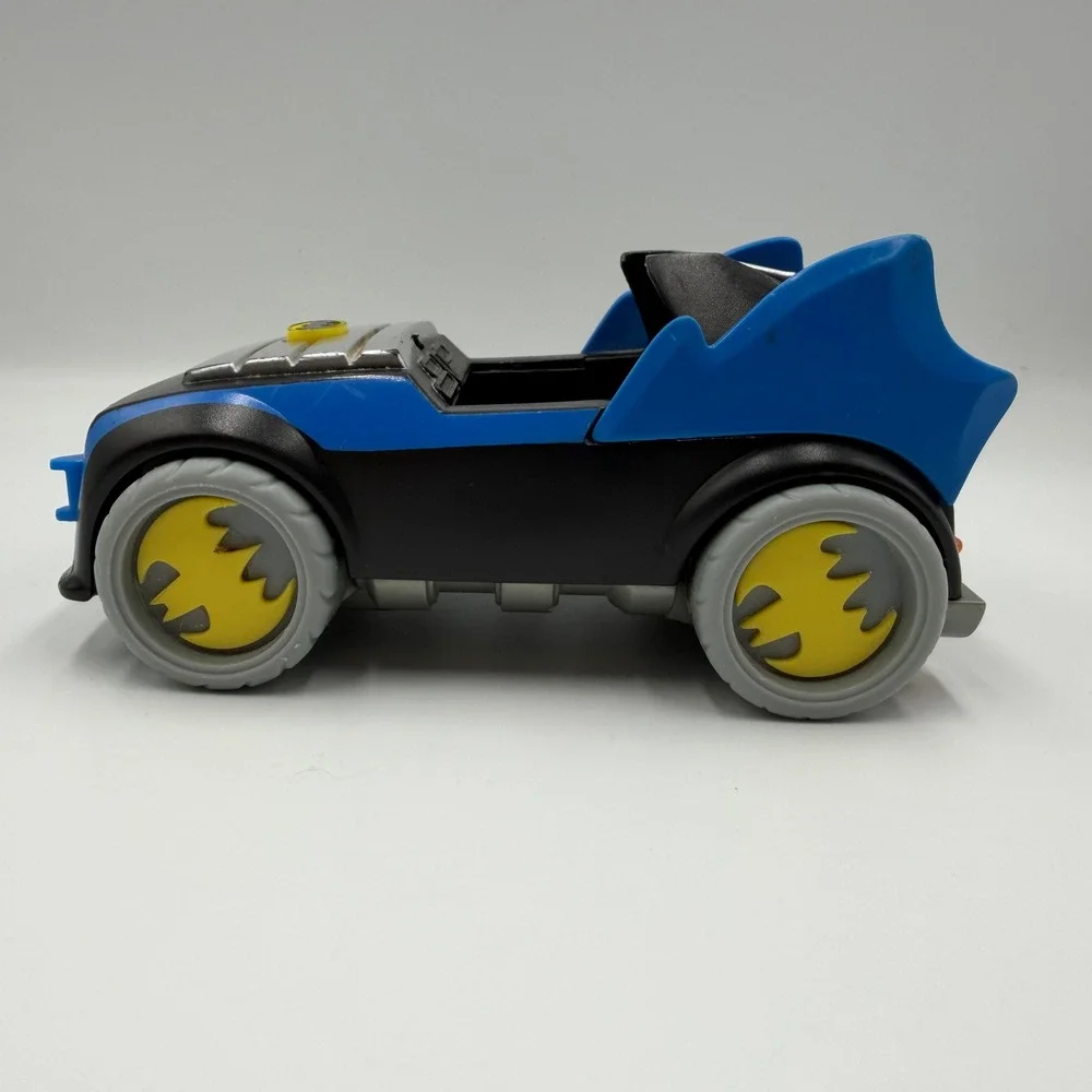 Mattel 2007 Batman Batmobile Toy Car Black‎ Blue M5650 DC Comics Action Vehicle